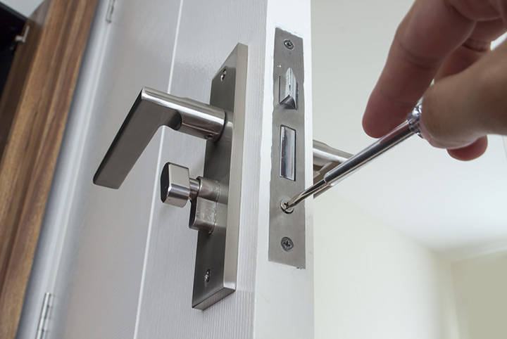 Our local locksmiths are able to repair and install door locks for properties in New Cross Gate and the local area.